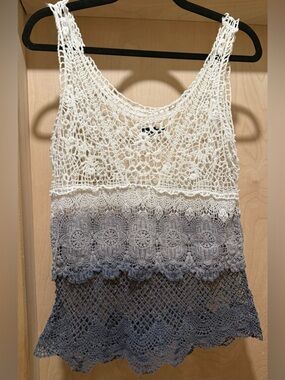 Crochet Ombre Tank Top in Ivory to Charcoal Size Small Great Condition ❤️